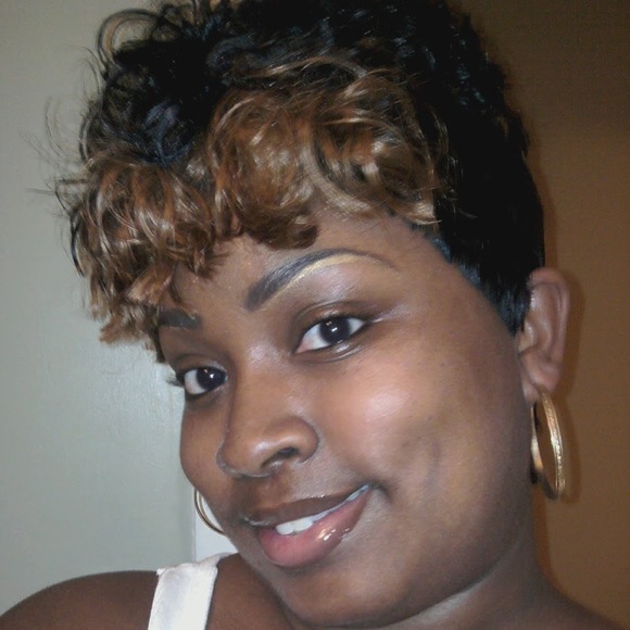 Meet your Posher, Latoria - Picture 1 of 1