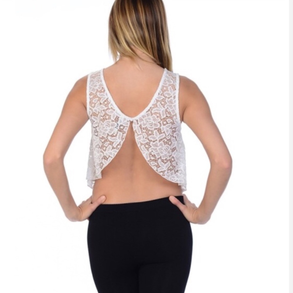 💋 SLEEVELESS LACE TOP