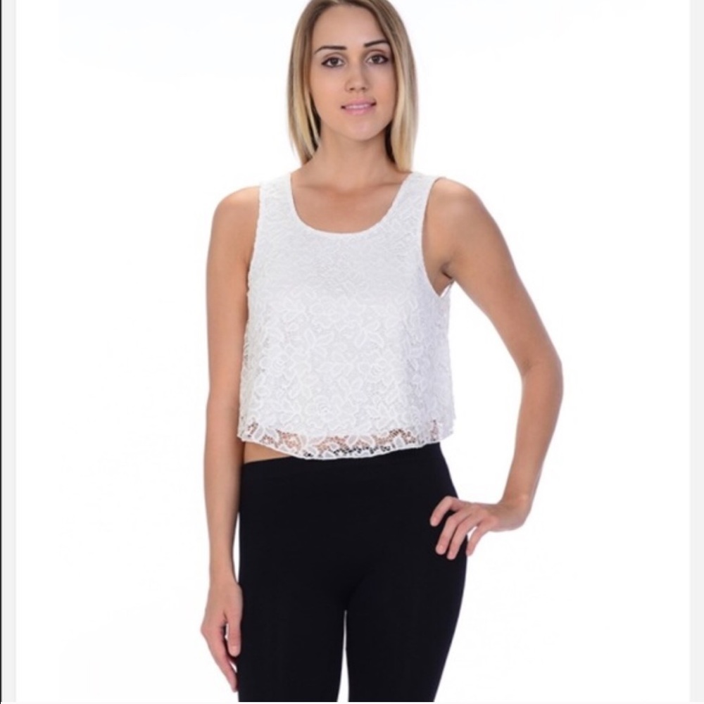 💋 SLEEVELESS LACE TOP - Picture 2 of 3