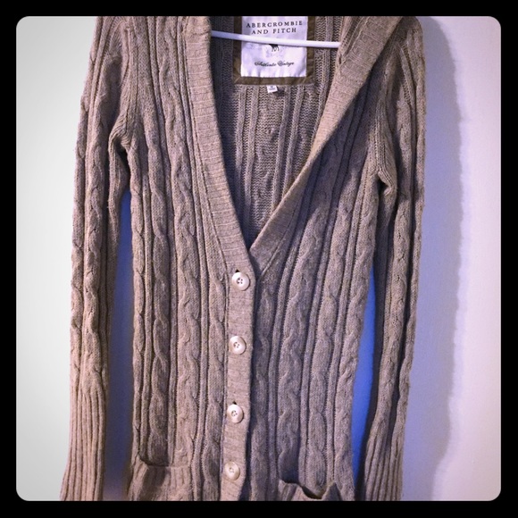 Abercrombie & Fitch Extra Long Cable Knit Cardigan