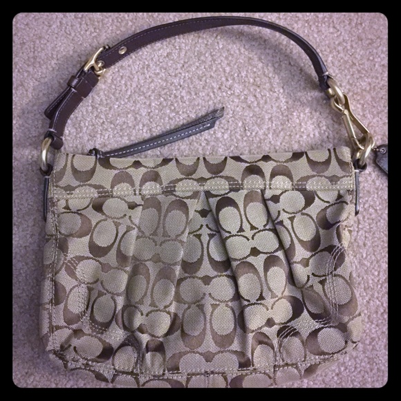Coach Handbags - Coach hamptons signature pleated shoulder bag