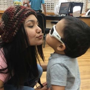 Meet your Posher, Adela