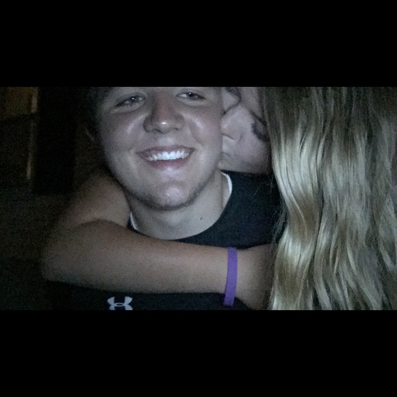 Meet your Posher, Hallory - Picture 1 of 1