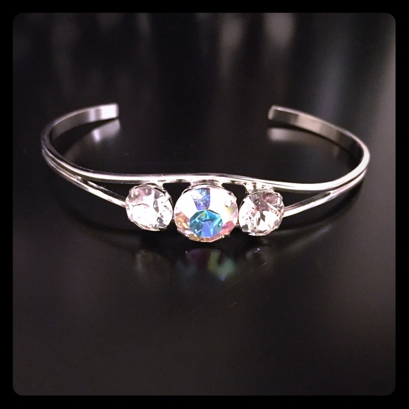 Genuine Swarovski Crystal Bangle - Picture 1 of 3