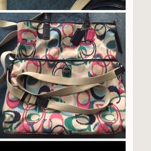 Special!! Like new!! Multi color purses bundle