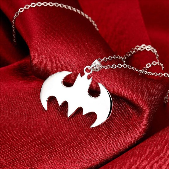Batman Necklace - Picture 2 of 4