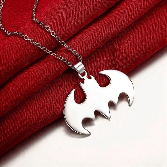 Batman Necklace - Picture 3 of 4