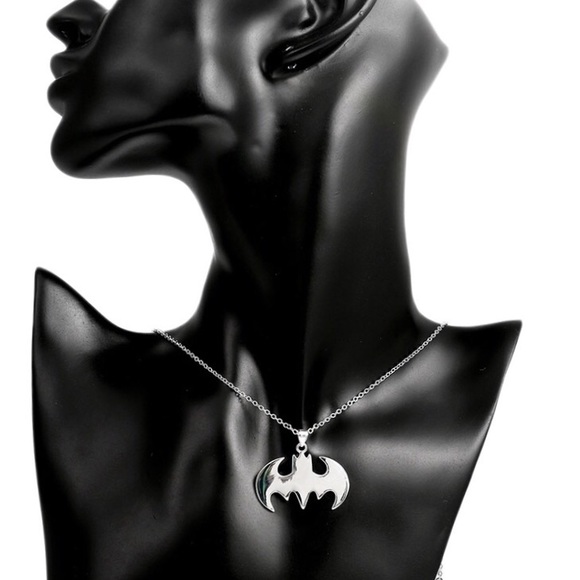 Batman Necklace - Picture 4 of 4