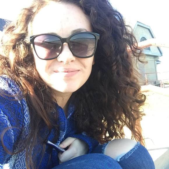 Meet your Posher, Lauren