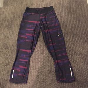 Nike XS Workout cropped pants