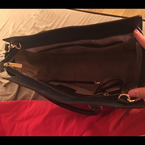 Michael Kors Selma Large in great condition - Picture 4 of 4