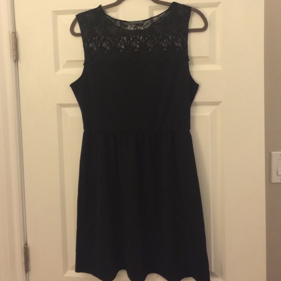 Sold ♻️ LBD with Lace Detailing by Soprano - Picture 1 of 4