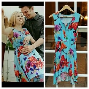 SOLD Flowy Floral Dress🌹