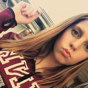 Meet your Posher, Cynthia