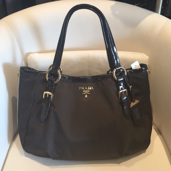 ✅SOLD✅ 100% Authentic Prada tote. Color: Mordore