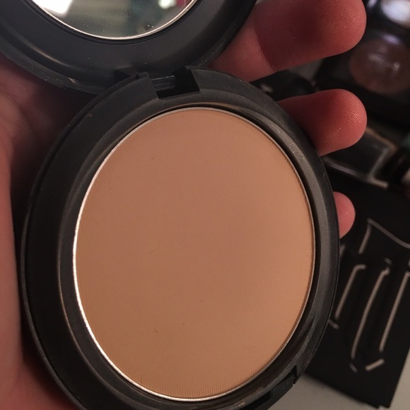 MAC powder