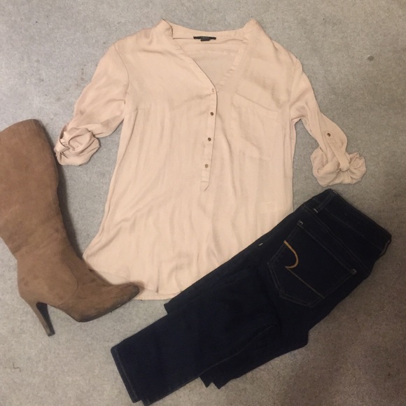 SALE!! Light pink/nude Silky Top