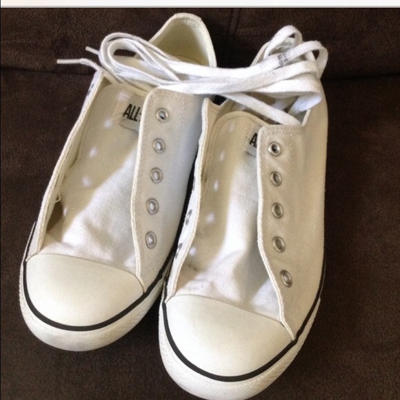 White Dainty Ox Converse ! Make me an offer !