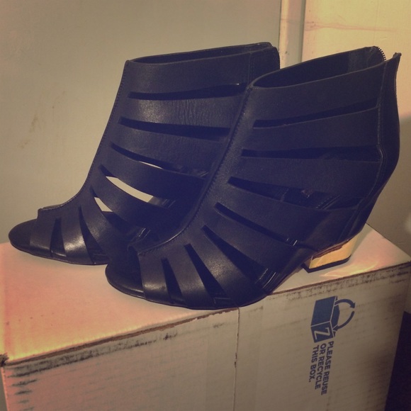 Size 10 BCBGeneration Shoes