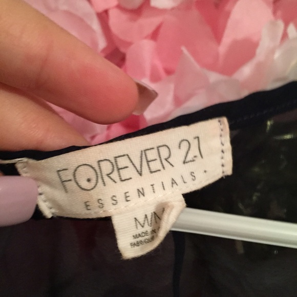 3/$25 🔴 Dark blue top - Picture 2 of 3