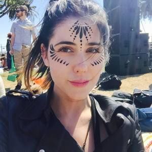 Meet your Posher, Noelle