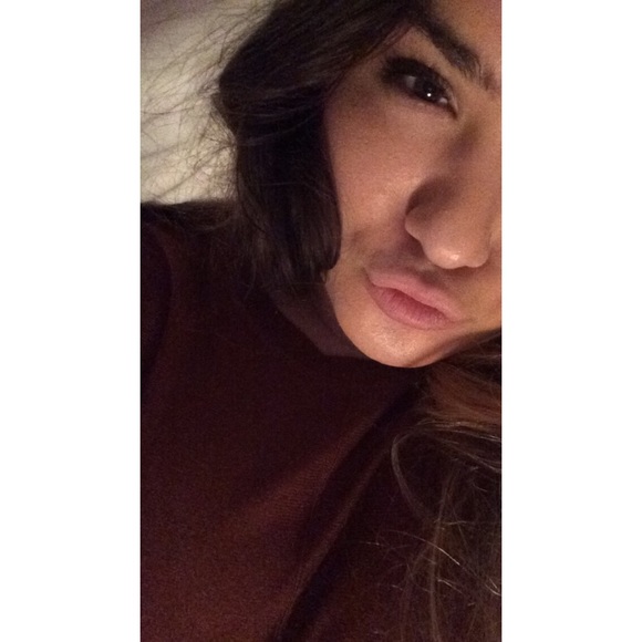 Meet your Posher, Michaela - Picture 3 of 3