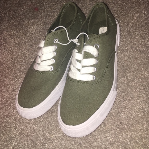 Shoes - Picture 3 of 3