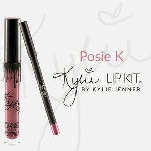 Kylie Lip Kit in Posie K
