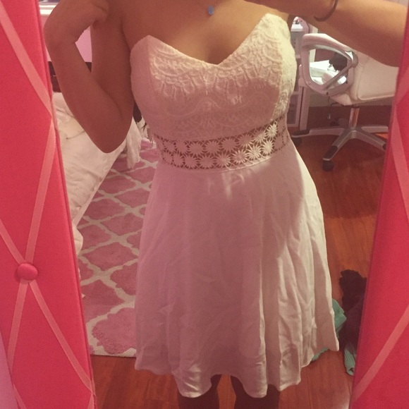 White flower flowy summer dress