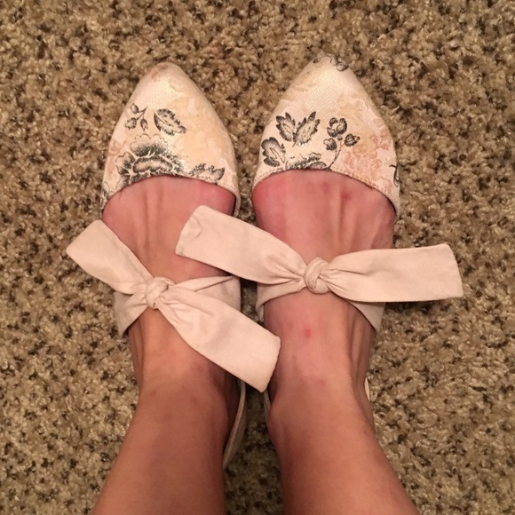 Anthropologie tie flats size 8