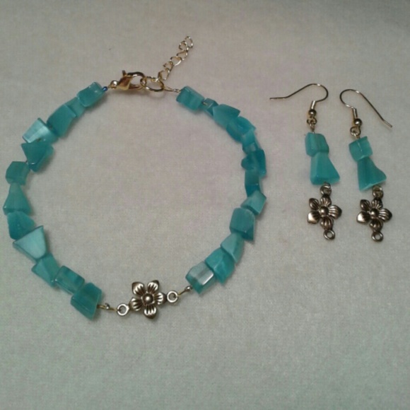 Blue & Flower Bracelet and Earring Set.