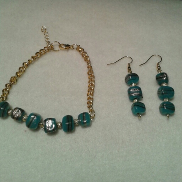 Blue & Gold Beads, Bracelet and Earring Set.