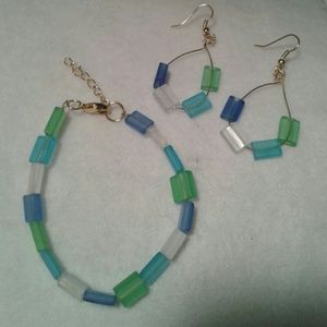 Bracelet & Earrings Set.