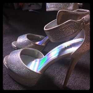 2 pairsGold and silver