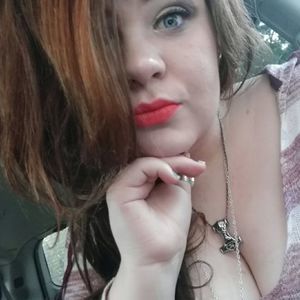 Meet your Posher, Caitlin