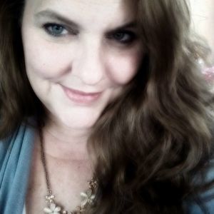 Meet your Posher, Leeann