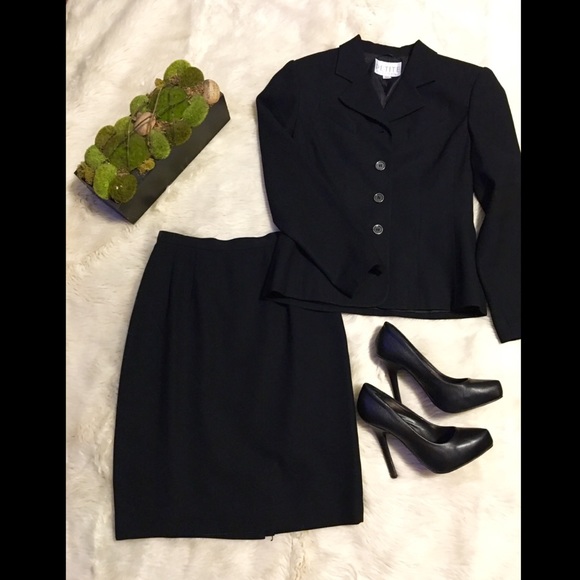 Jacket and skirt - Picture 1 of 3