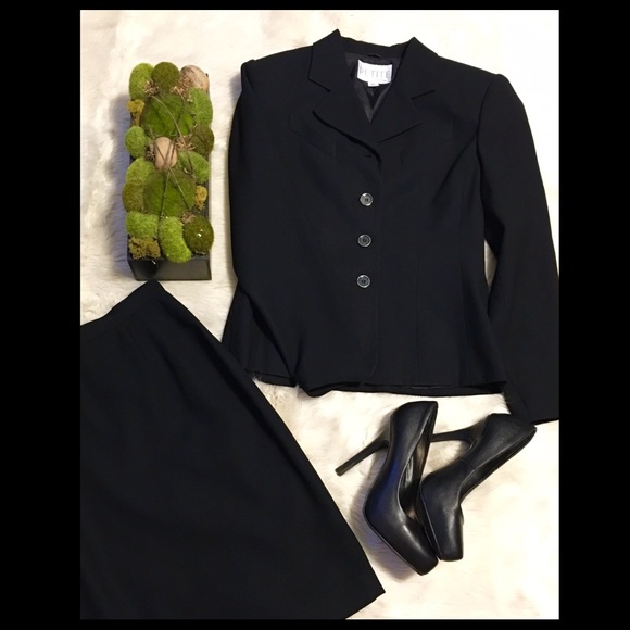 Jacket and skirt - Picture 3 of 3