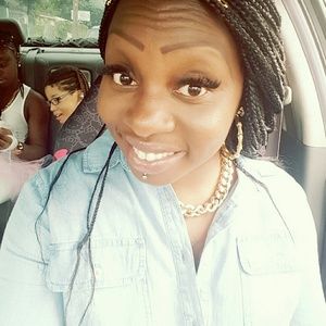 Meet your Posher, Candace