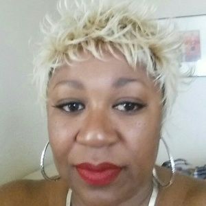 Meet your Posher, Regina