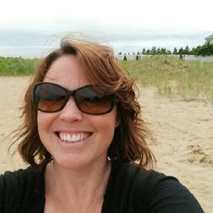 Meet your Posher, Desiree