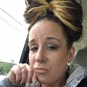 Meet your Posher, Caitlin