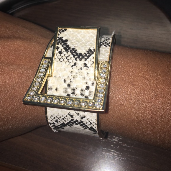 Jewelry - Bracelet