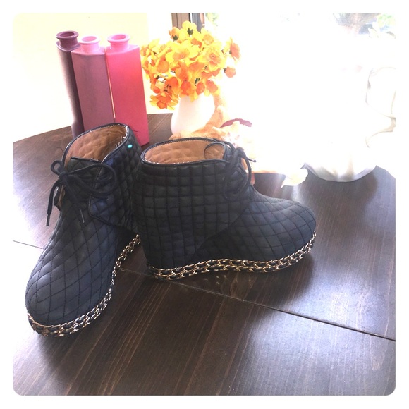Jeffrey Campbell 7.5 Alexis gently worn booties
