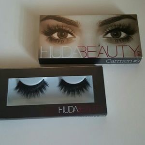 Huda Beauty False lashes