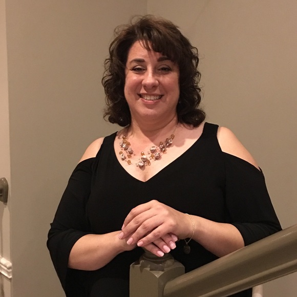 Meet your Posher, Leslie