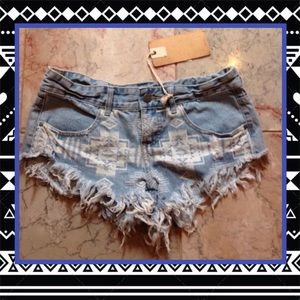 🆕Billabong Aztec Print Shorties