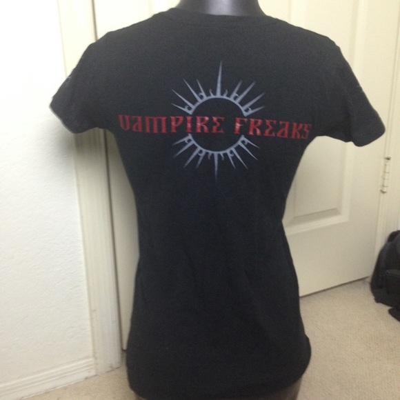 Vampirefreaks Tshirt Vneck Red Graphic Goth Punk - Picture 5 of 8