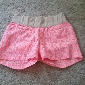 Gap maternity shots size 6