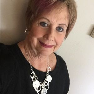 Meet your Posher, Vicki